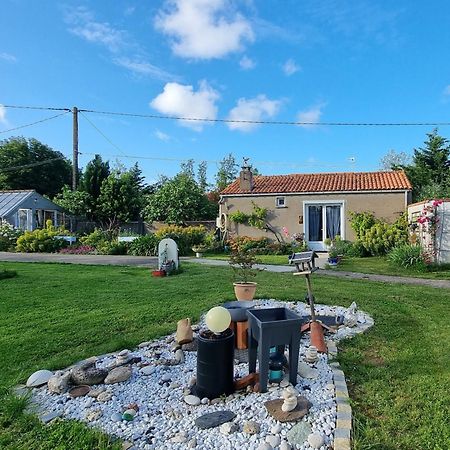 Bed and Breakfast Brigitte Et Franck Triaize Esterno foto