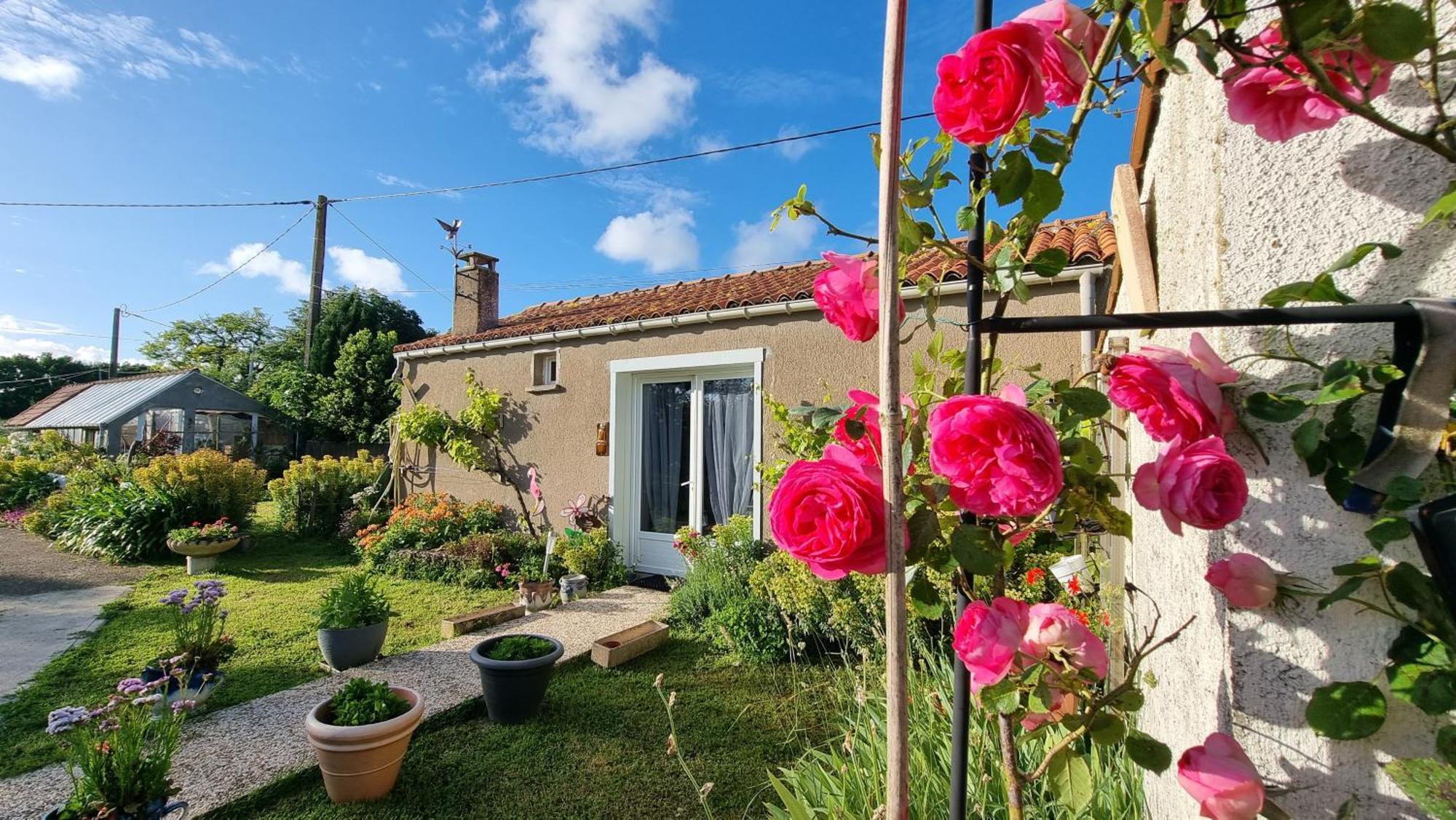 Bed and Breakfast Brigitte Et Franck Triaize Esterno foto